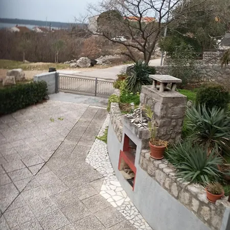 Dujmic アパート *